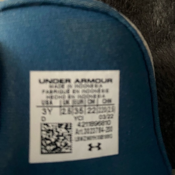 Under armour slides - Picture 3 of 3